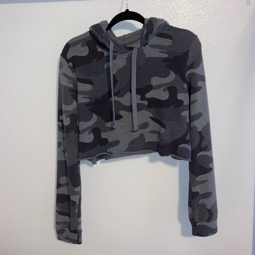 Gray Camo cropped hoodie size large.